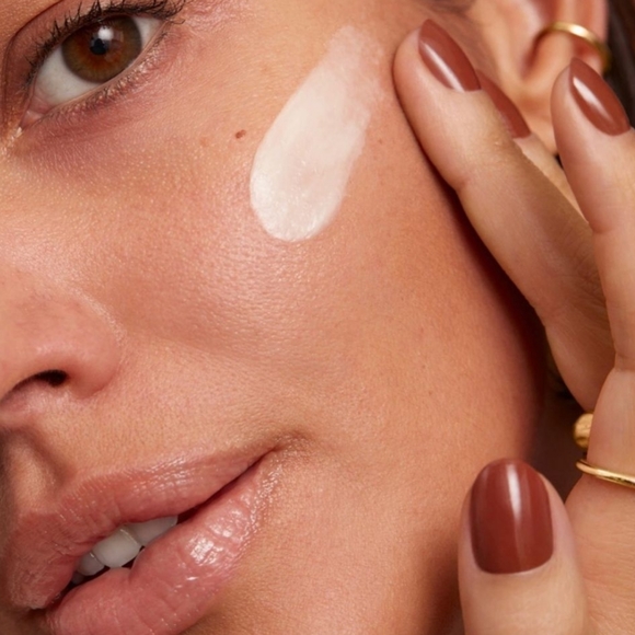 Bobbi Brown | Vitamin Enriched Face Base Full Size (FIRM ON PRICE) - Picture 9 of 9